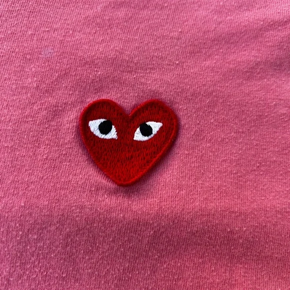 Unisex comme des garçons PLAY pink heart shirt - Picture 3 of 4